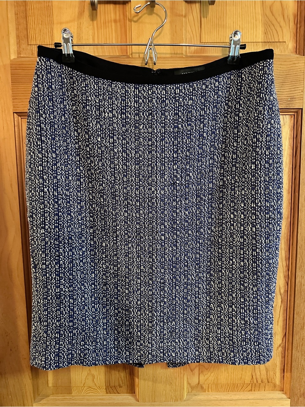 Ann Taylor Navy & White Textured Knit Pencil Skirt Size 12